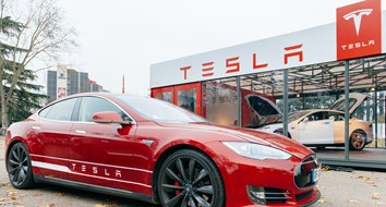 Tesla Takes on Crony Car Dealerships